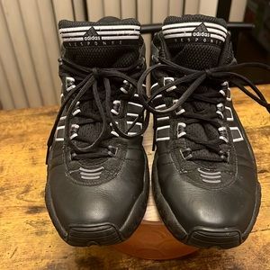 Men’s used but worn only a few times black Adidas size 9 1/2